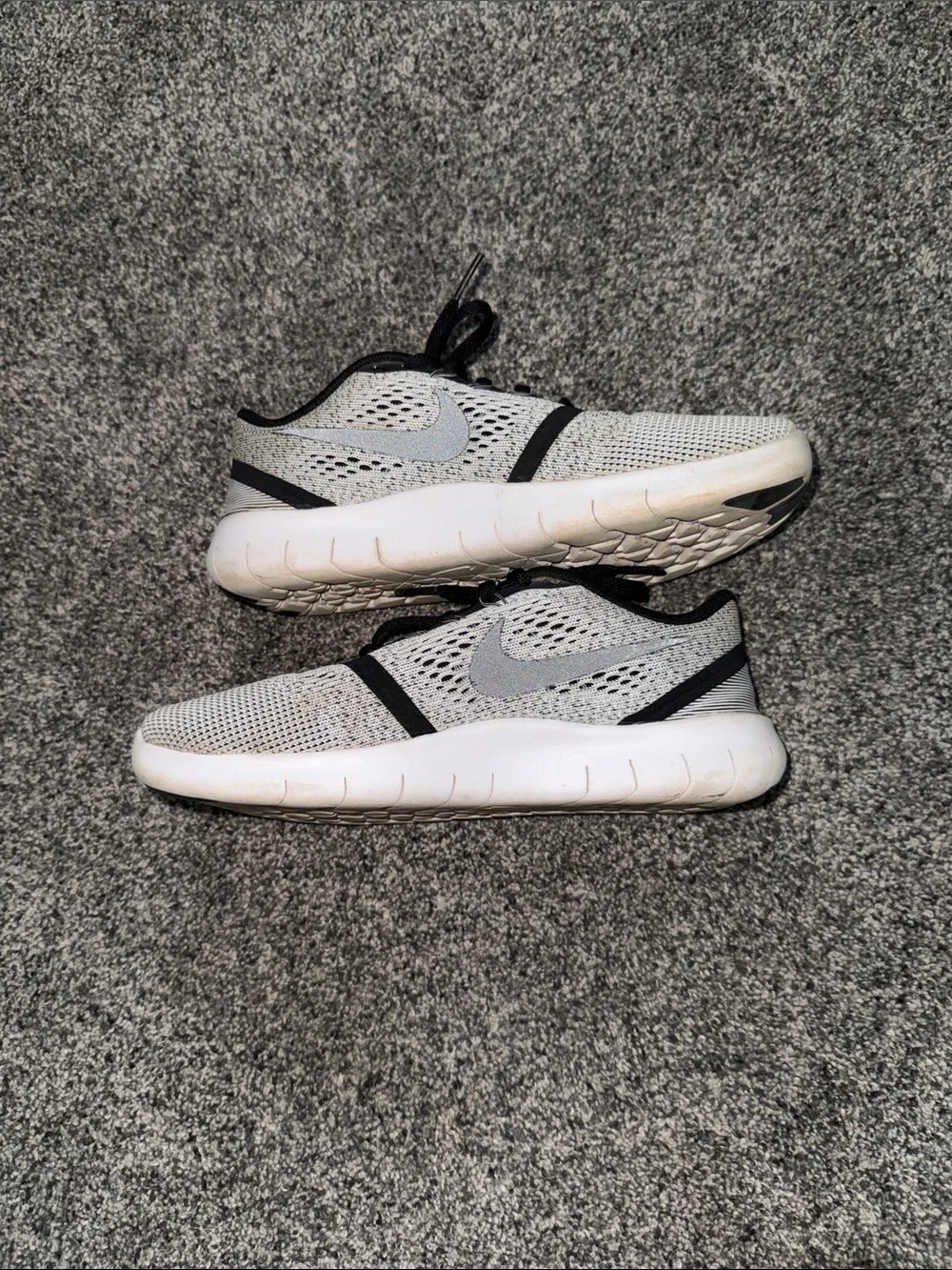 Nike Kids Sneakers - White and Black Knit Runner